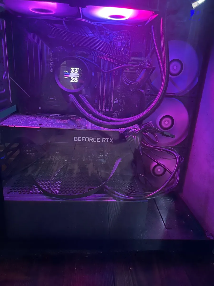 Gaming pc liquid cpu cooled - Image 1