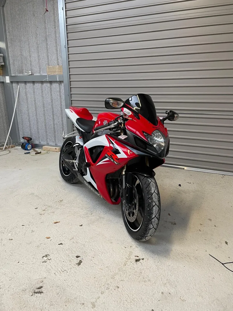 Suzuki gsxr 600 K7 - Image 1