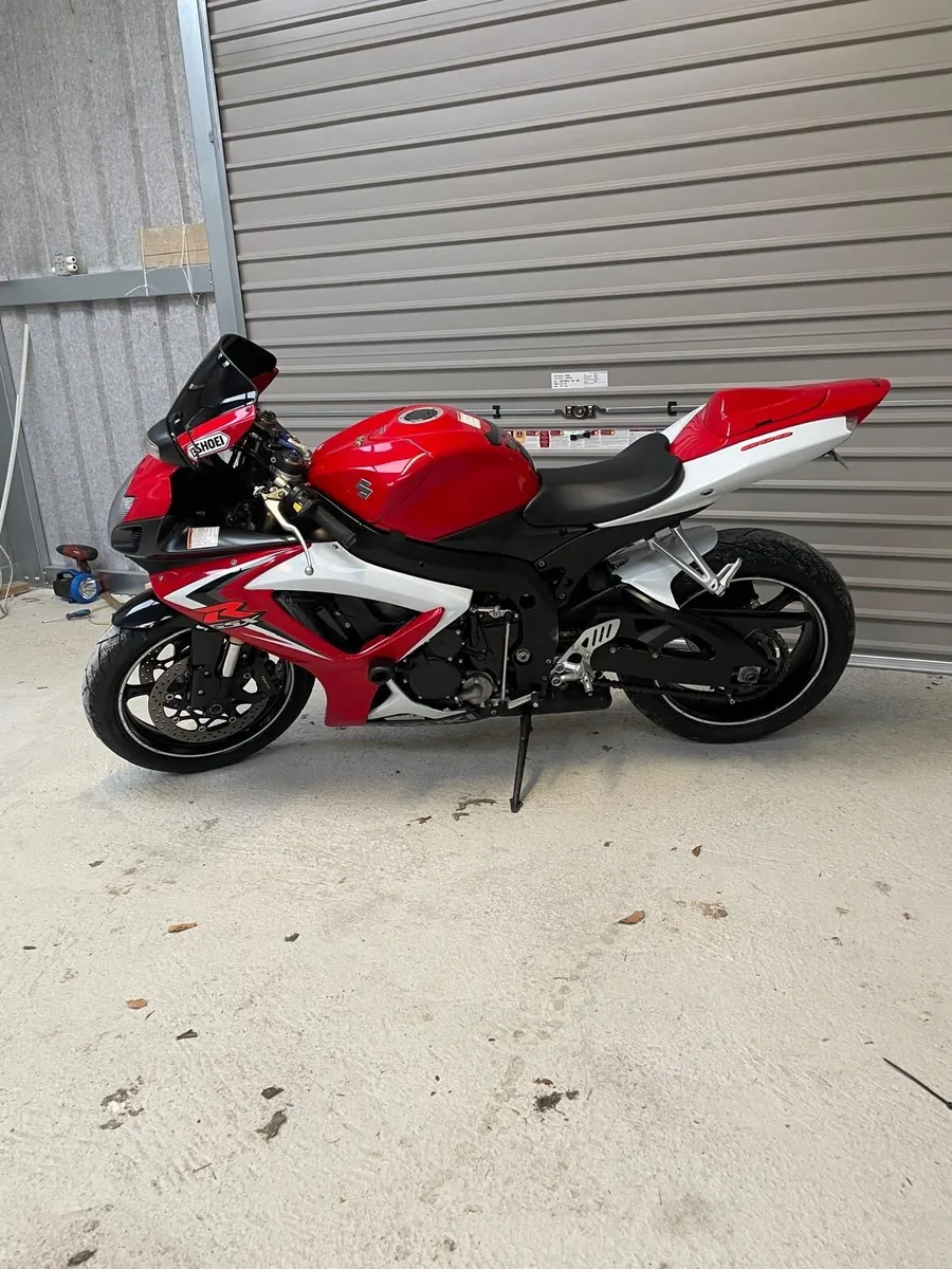 Suzuki gsxr 600 K7 - Image 2