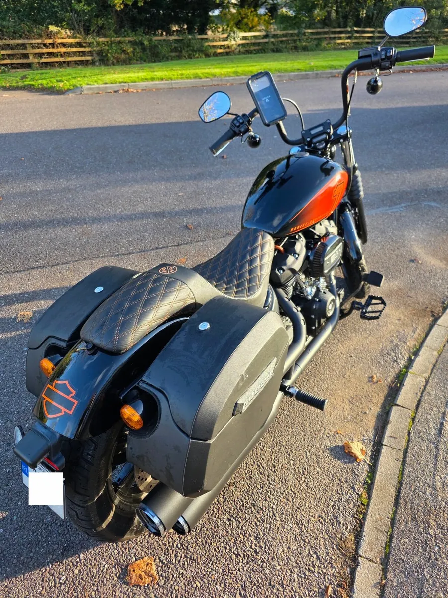 HARLEY DAVIDSON Street Bob 2023 - Image 4