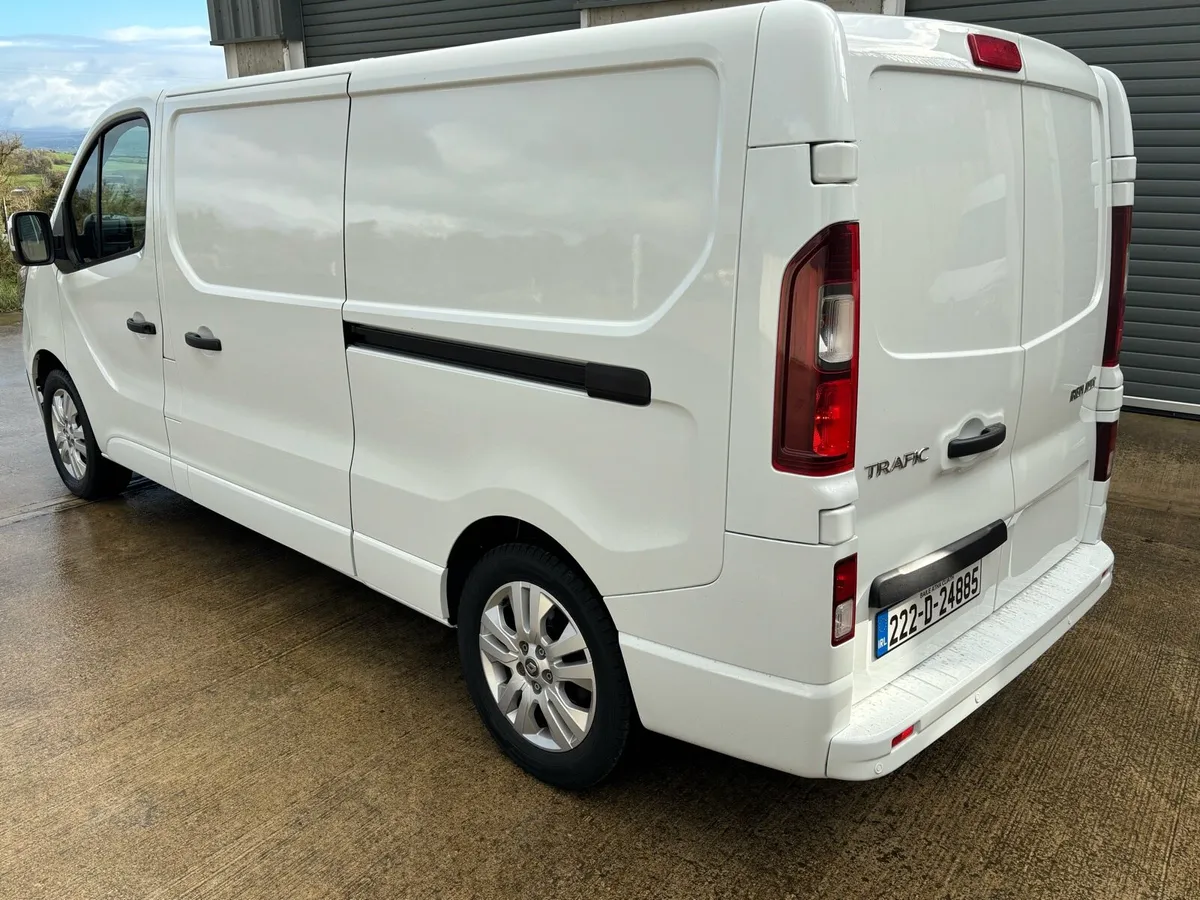 (222) Renault Trafic LL 30 Lwb 2022 - Image 4