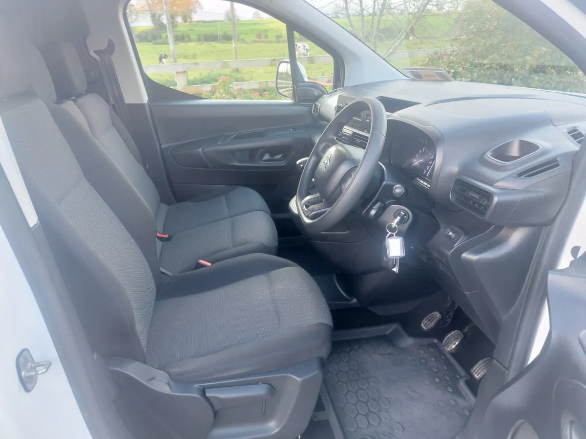 CITROEN BERLINGO 2022' 100BHP 💥 MASSIVE SPEC 💥 - Image 4