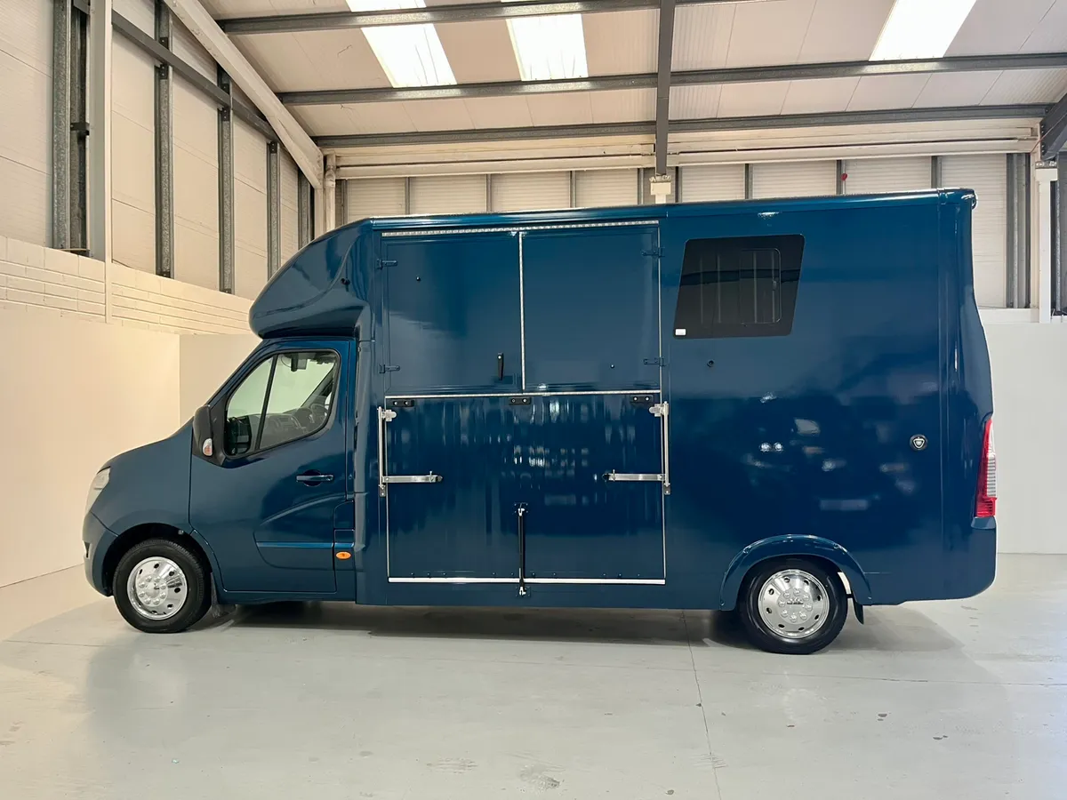 Nissan NV400 New Build two box - Image 2