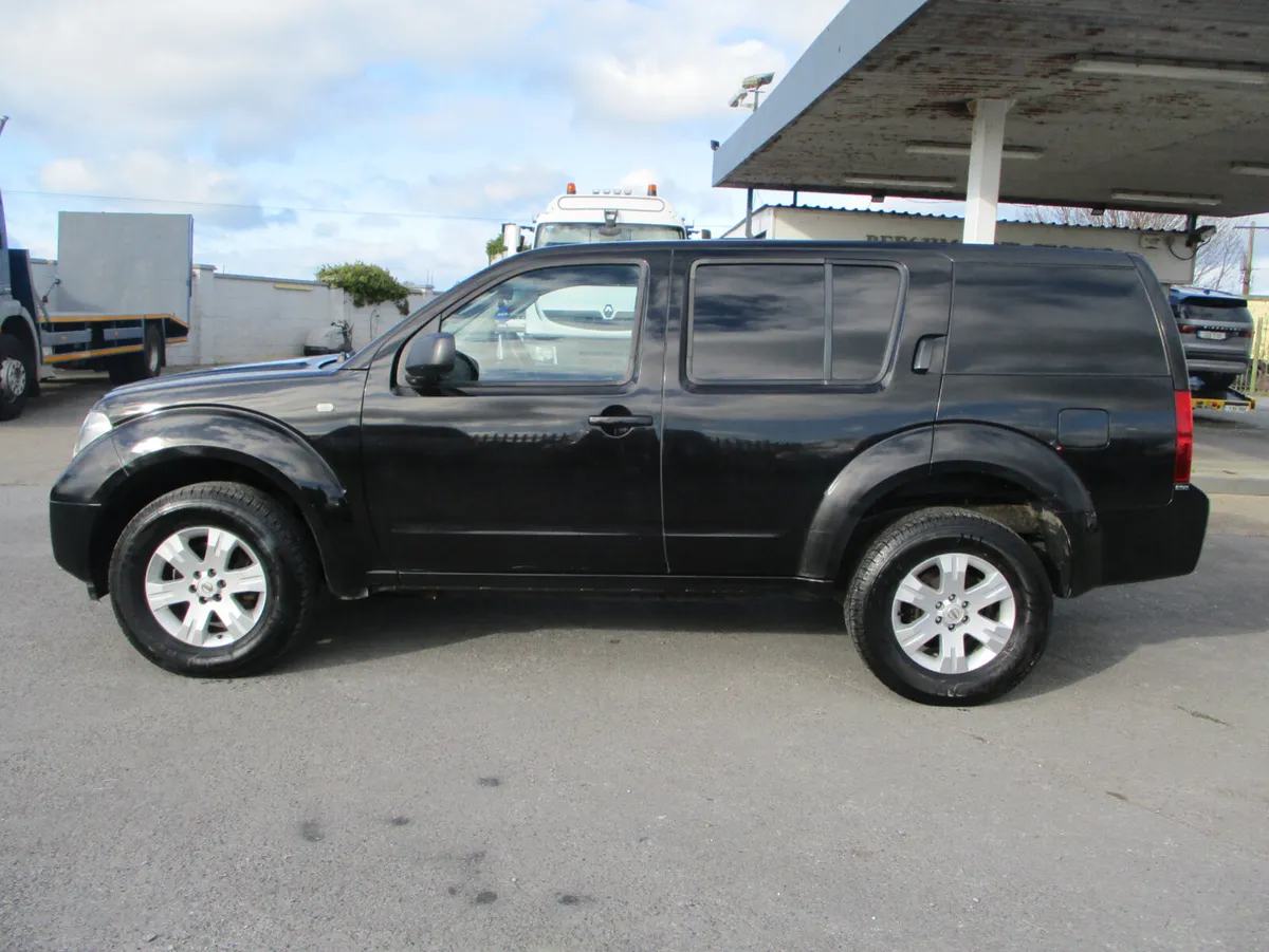 Nissan Pathfinder 2.5 DCI SE 2 SEAT COMM - Image 4