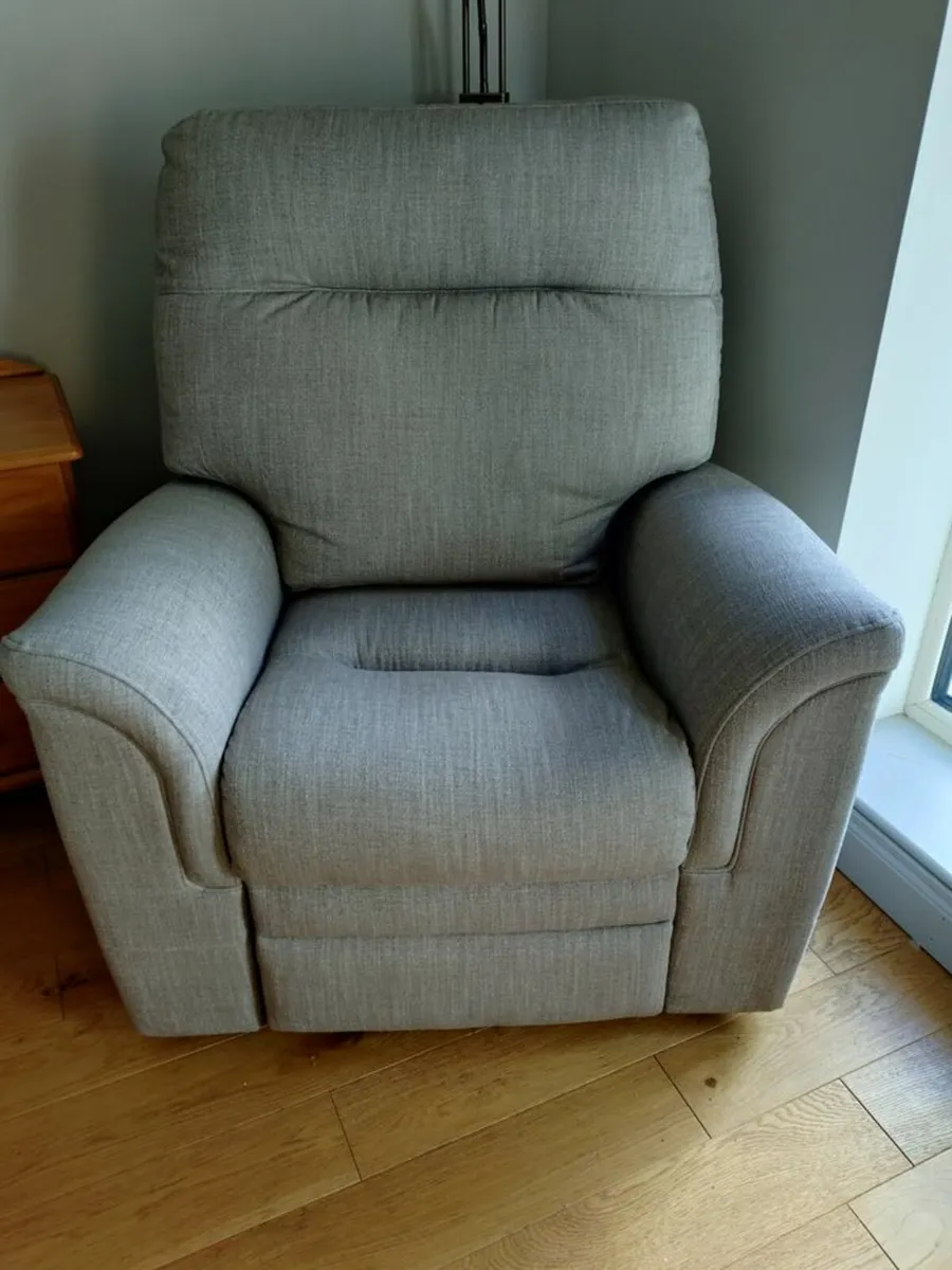 Parker Knoll recliner armchair - Image 1