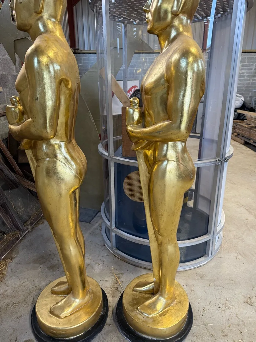 Oscar statue award night props x 2 - Image 2