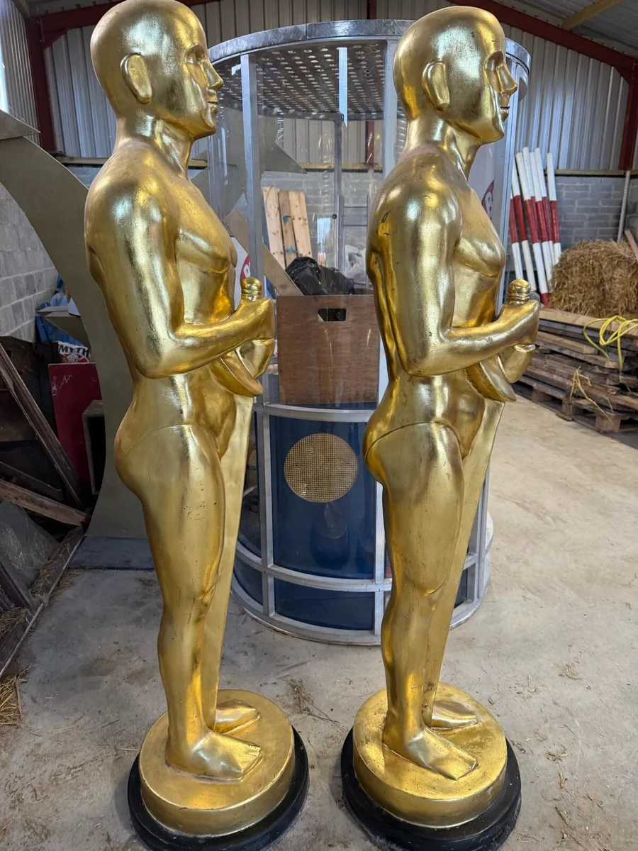 Oscar statue award night props x 2 - Image 3