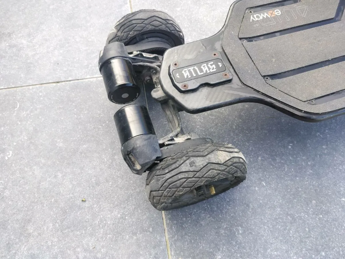 Electric Skateboard - Image 3