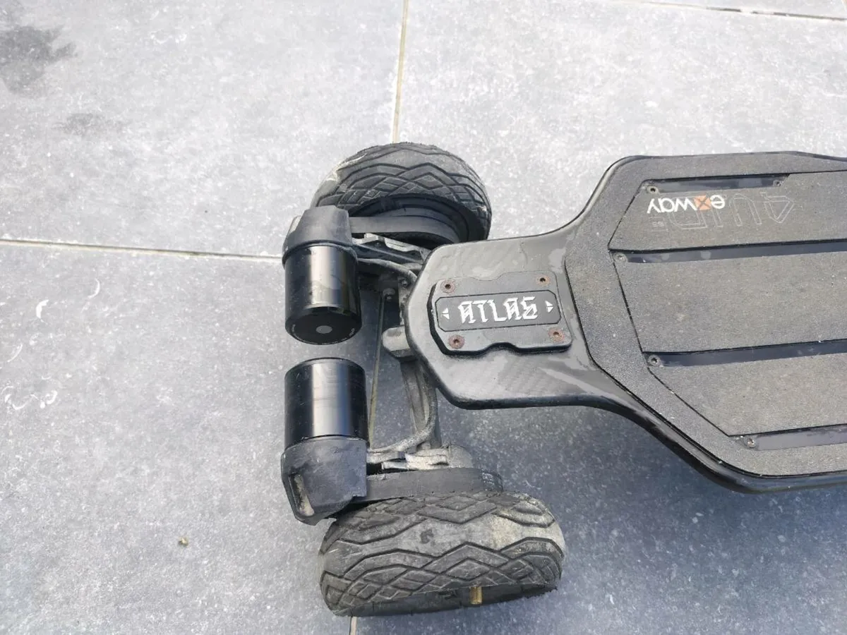 Electric Skateboard - Image 4