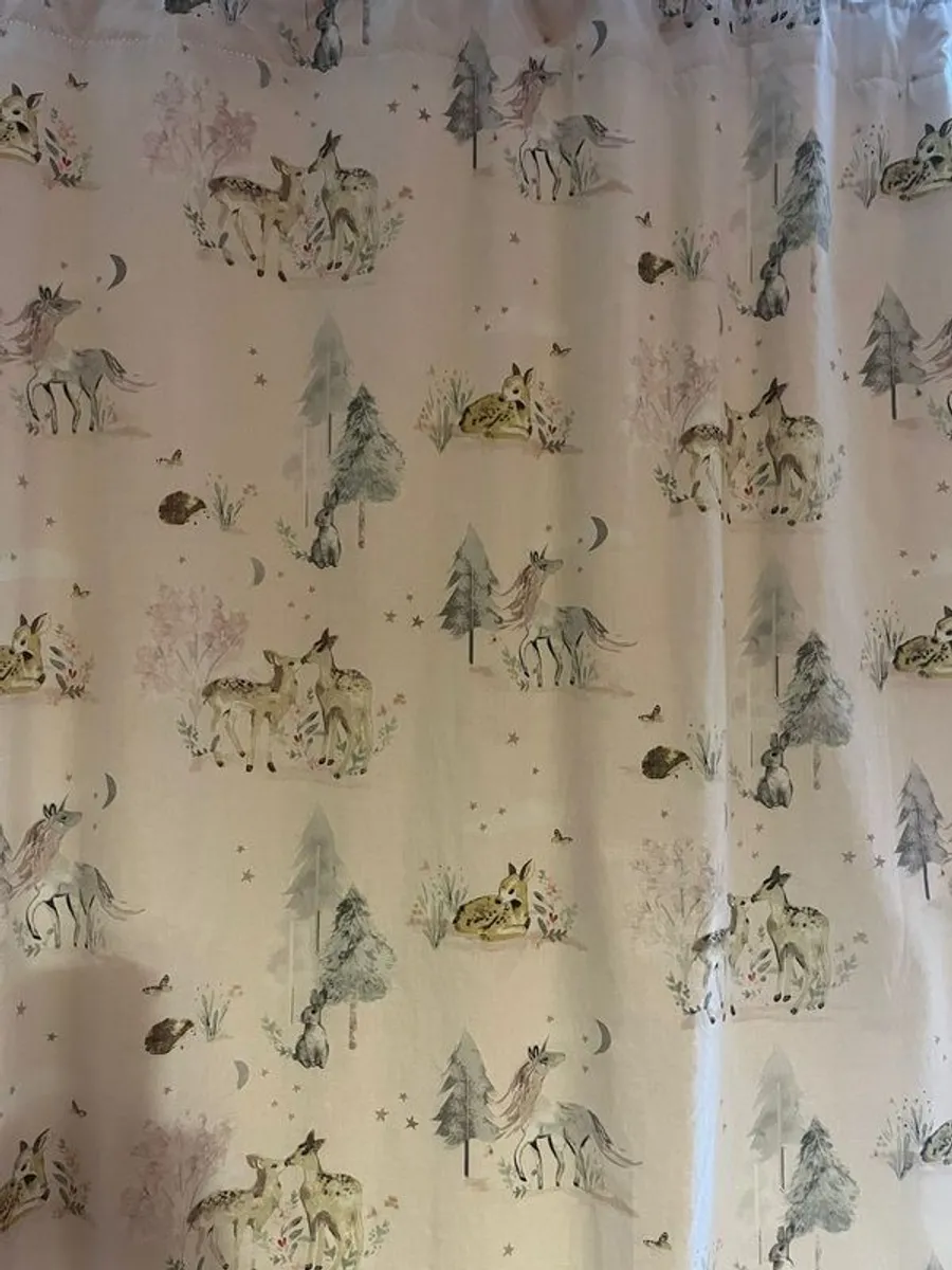 Unicorn curtains and duvet cover - Image 1