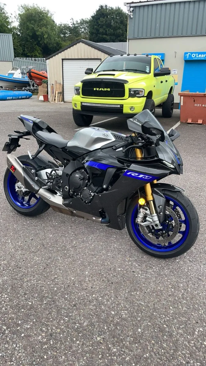 22 yamaha r1m low mileage - Image 1