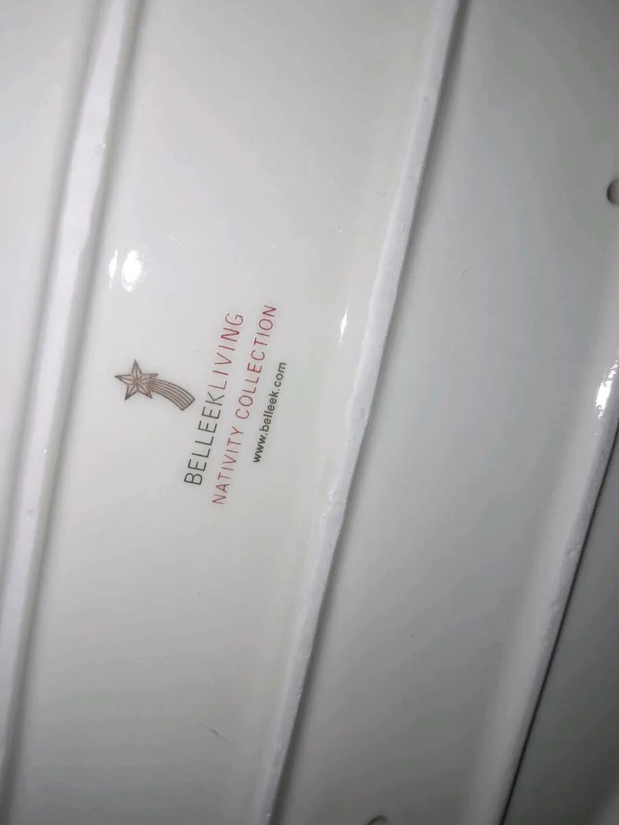 BELLEEK Nativity family large 7270 - Image 2