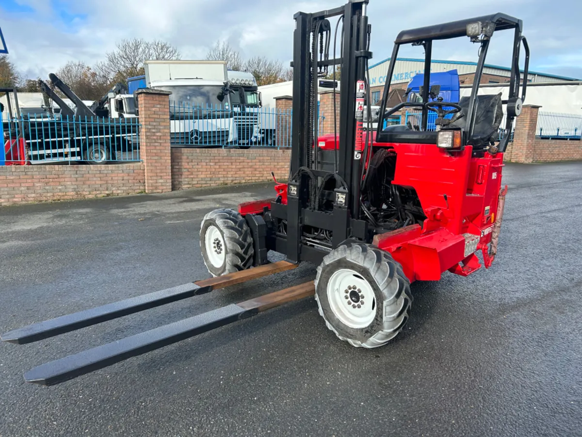 2017 Moffett mounty m5 2.5 ton 4 way forklift - Image 1