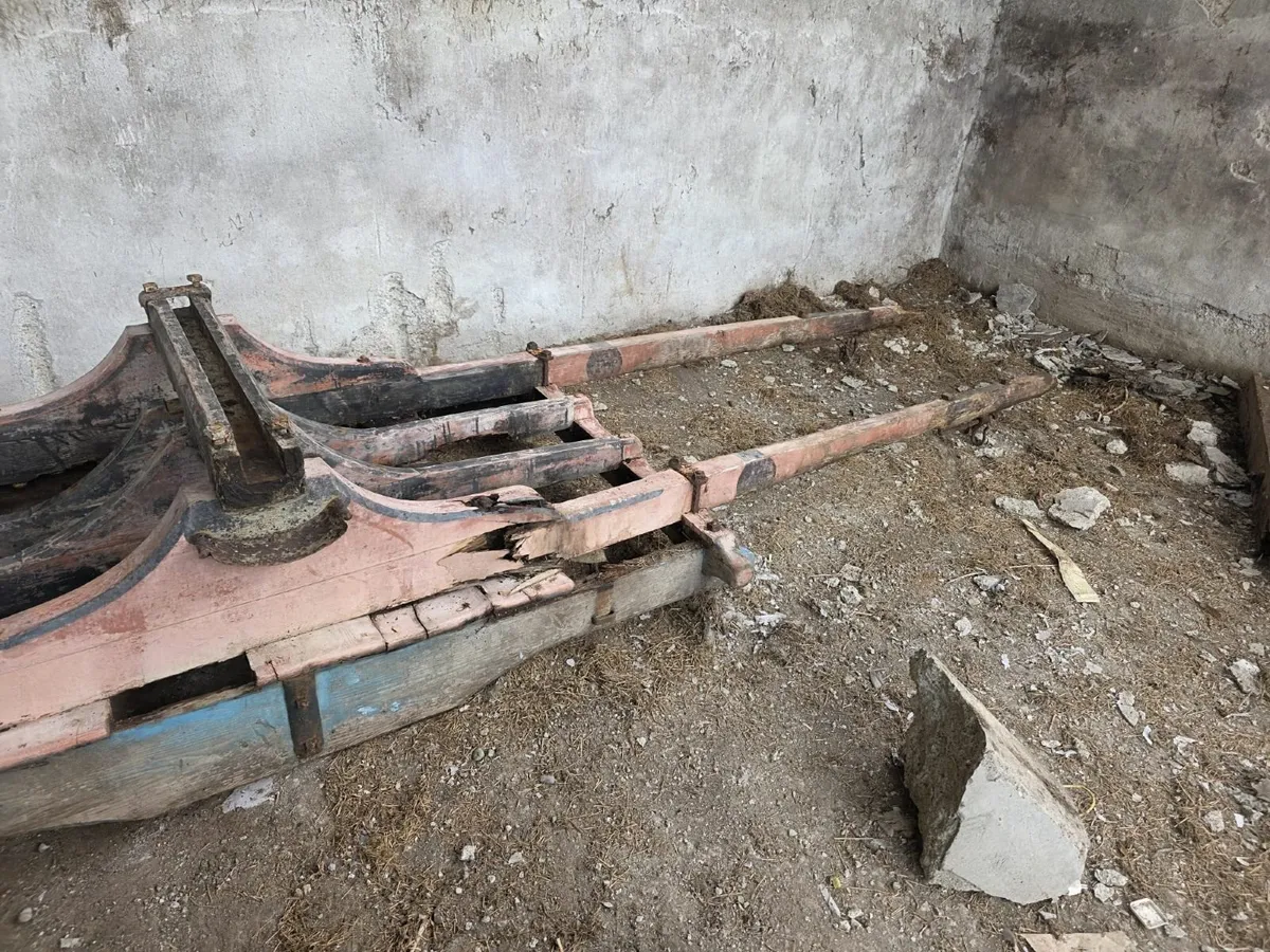 Vintage farm machines & equipment - Image 3