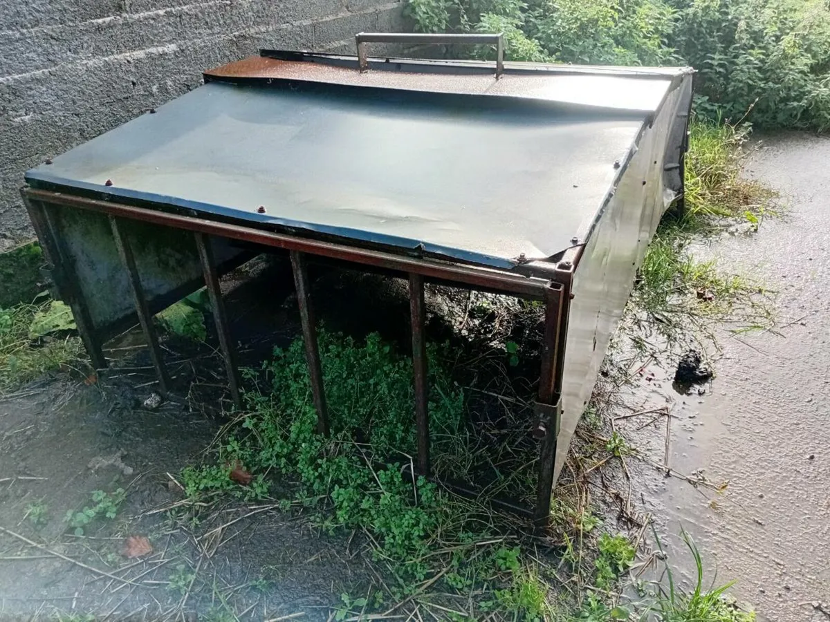 Sheep creep feeder - Image 1