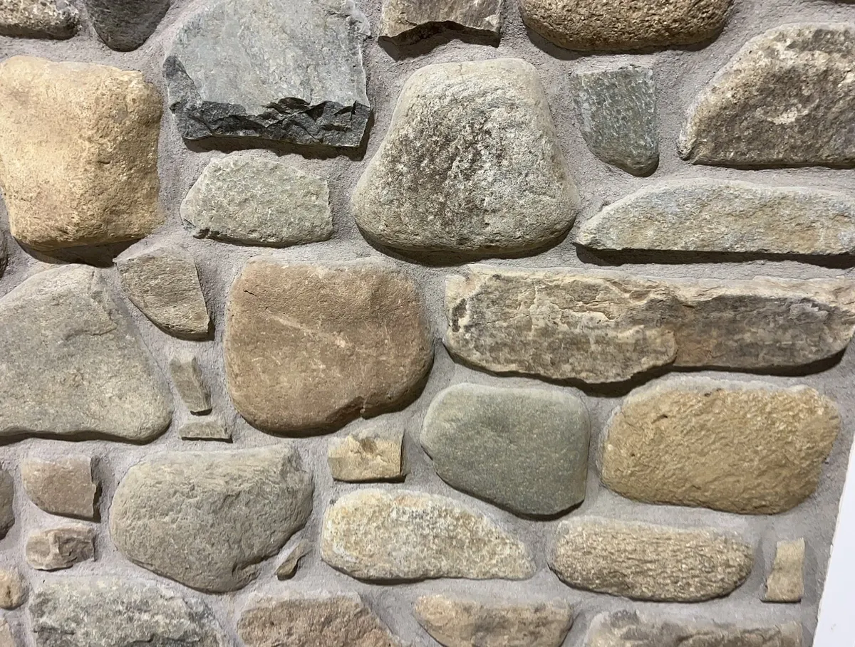 Ballycotton Thinstone 30mm Boulder Cladding Stone