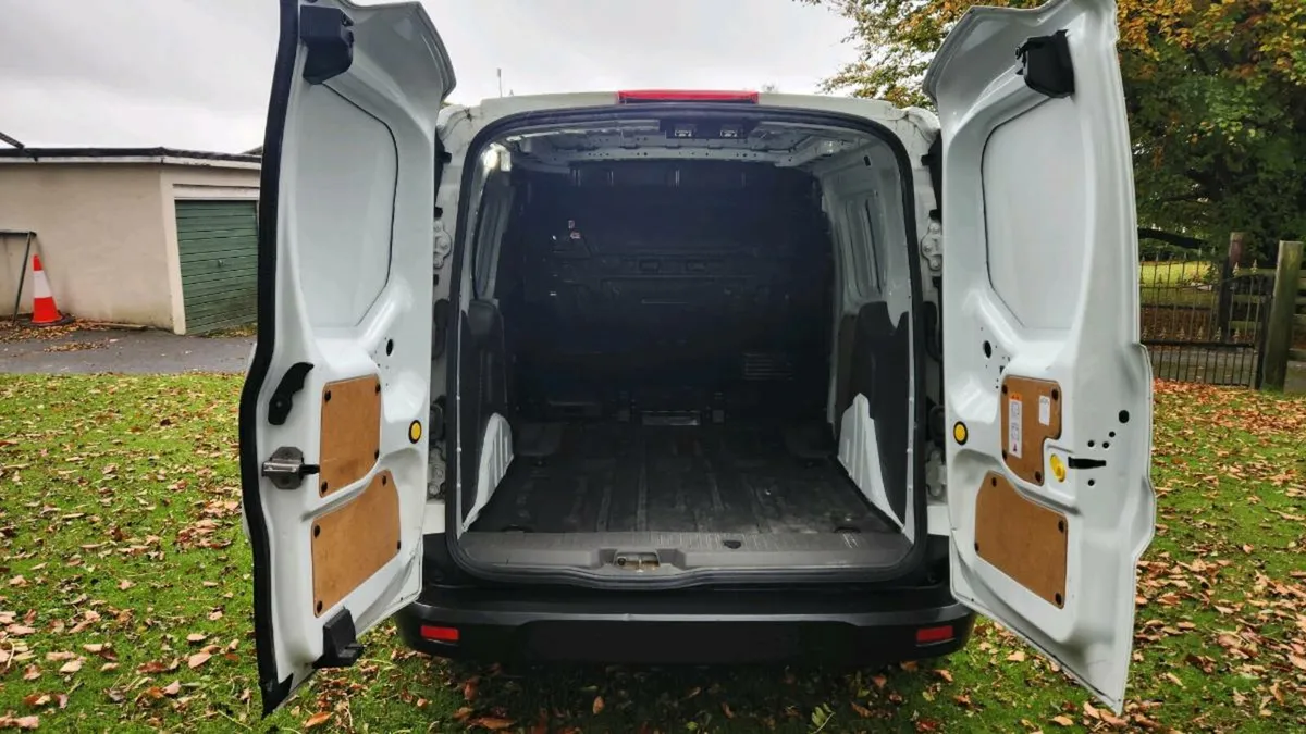Ford Transit Connect Limited 120bhp - Image 3