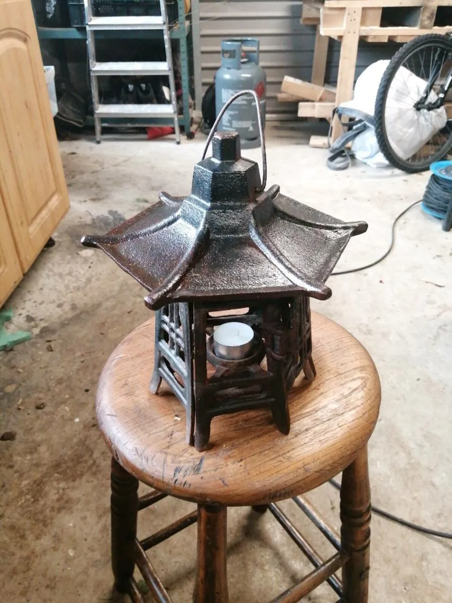 Cast iron Chinese lant