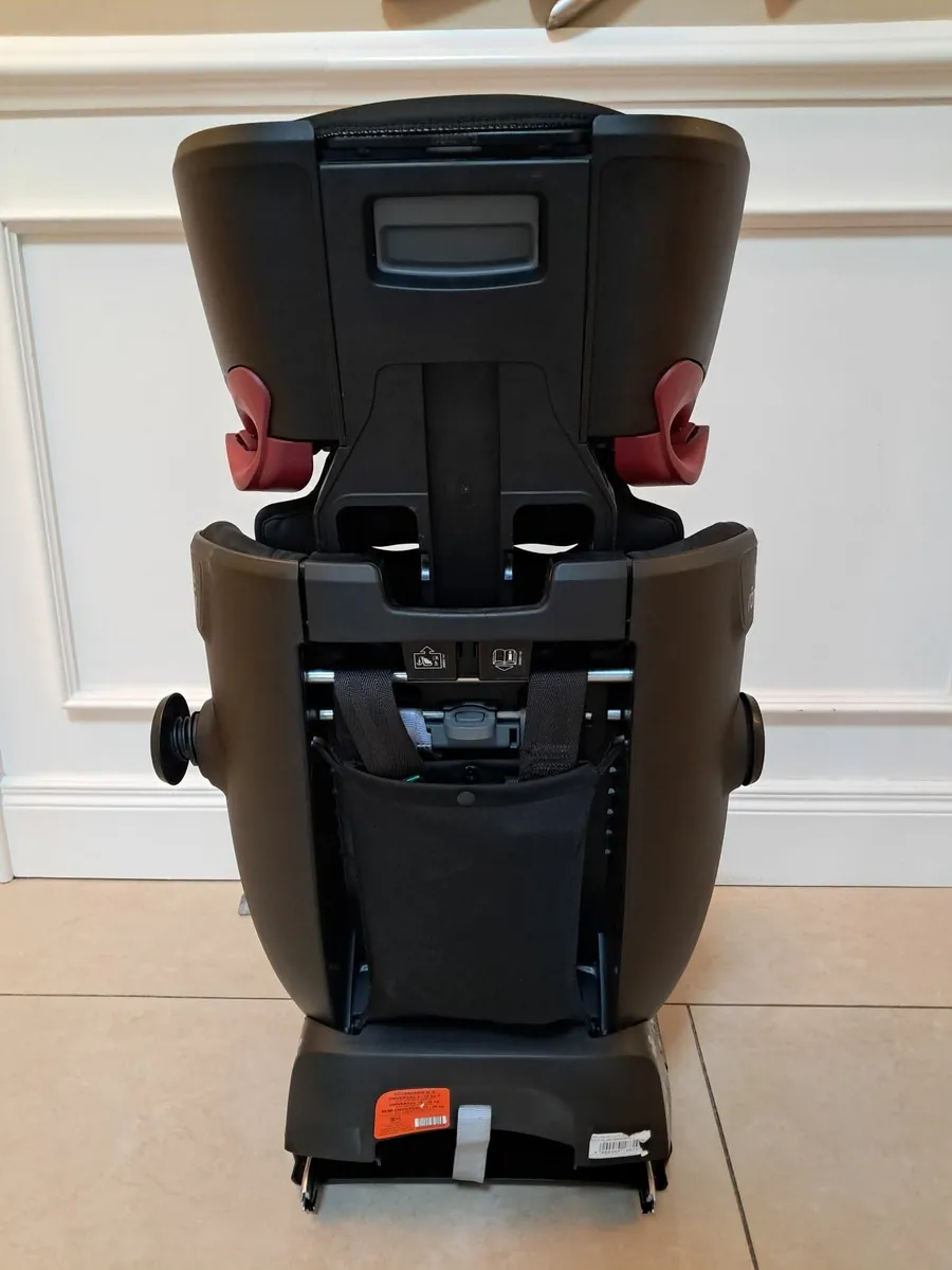 Britax Römer Advansafix IV R Car Seat - Image 4