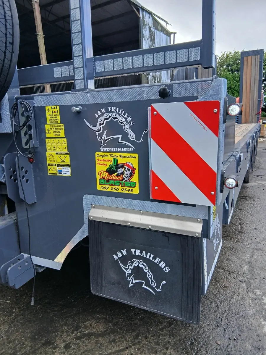 Low loader - Image 1