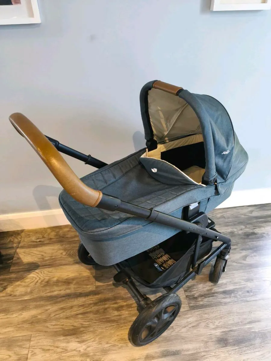 Joie Chrome Stroller and Carrycot - Image 4