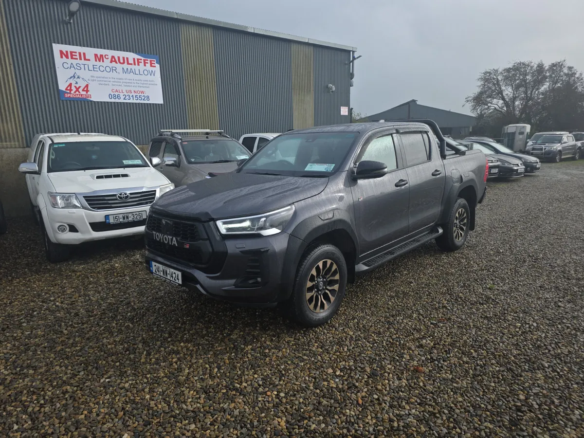 Toyota Hilux 2.8 D4D GR Sport - Image 4