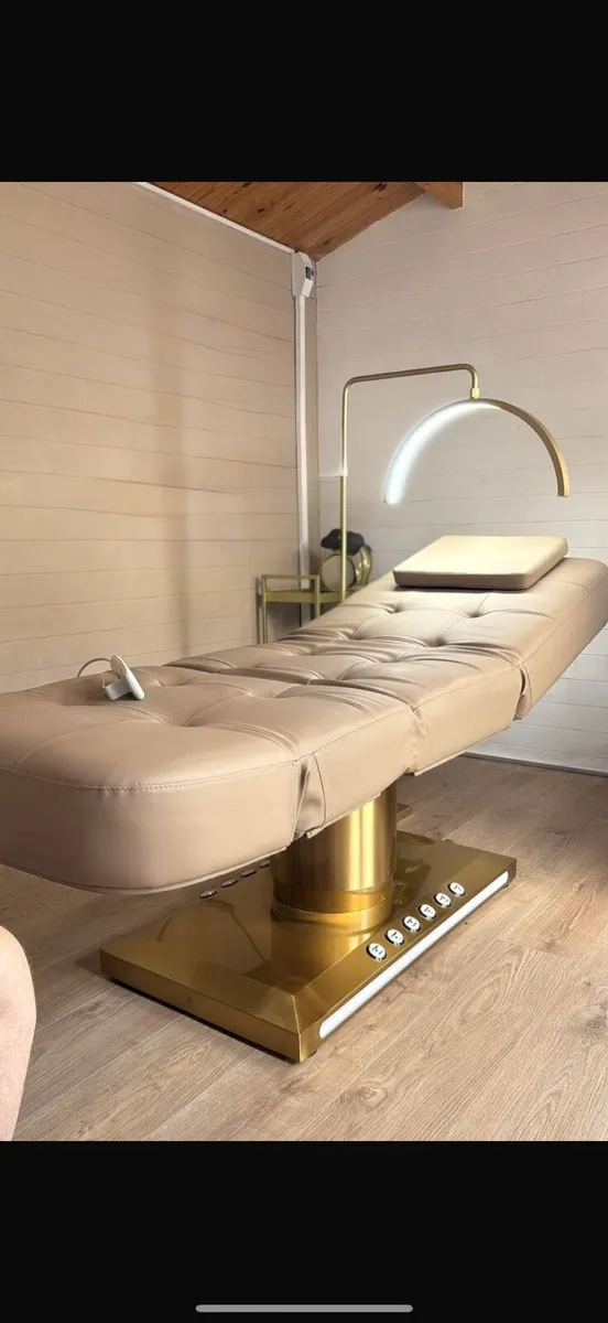 Bespoke Beauty  Beds/Chairs - Image 2