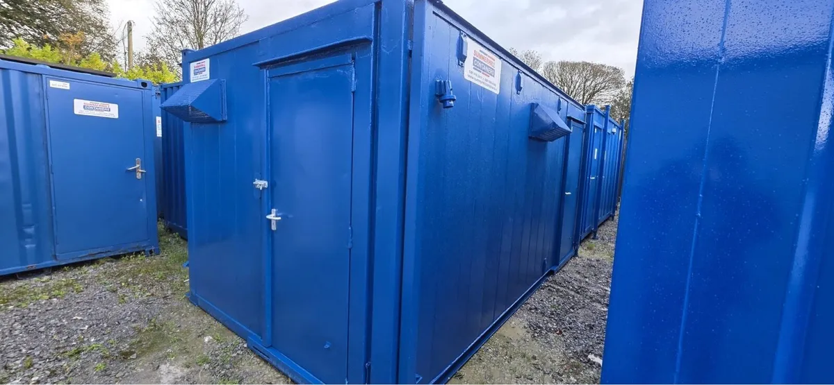 Toilet block - Image 1