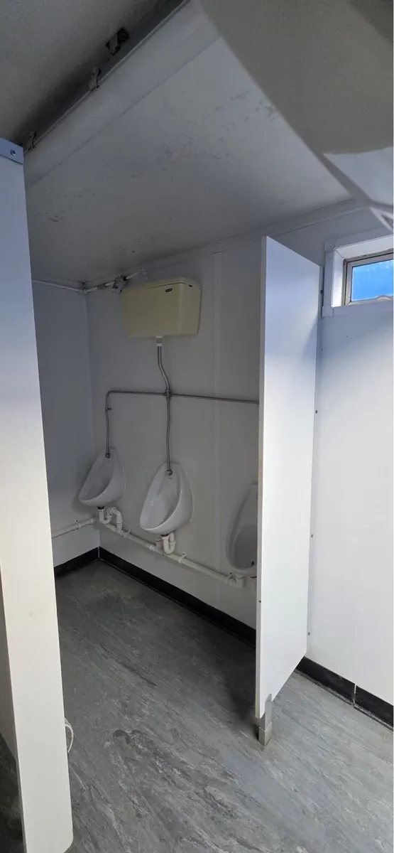 Toilet block - Image 4