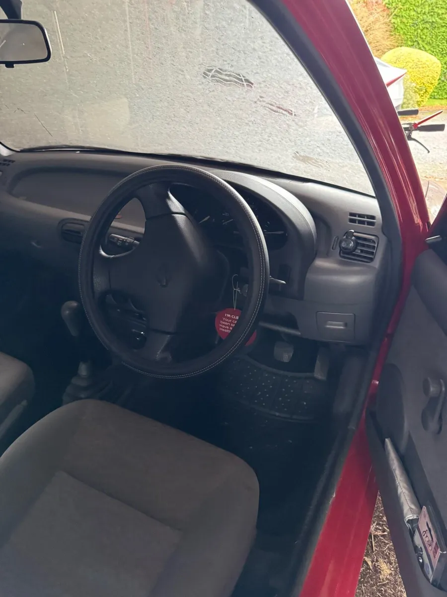 1997 Nissan Micra - Image 4