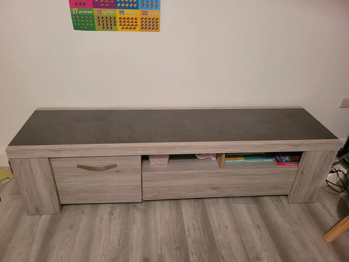 TV unit - Image 1