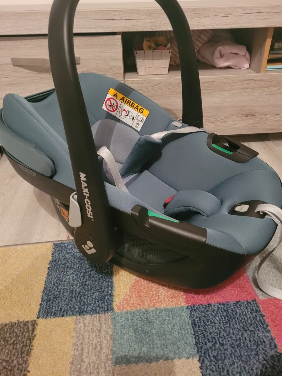Baby car seat - Image 1