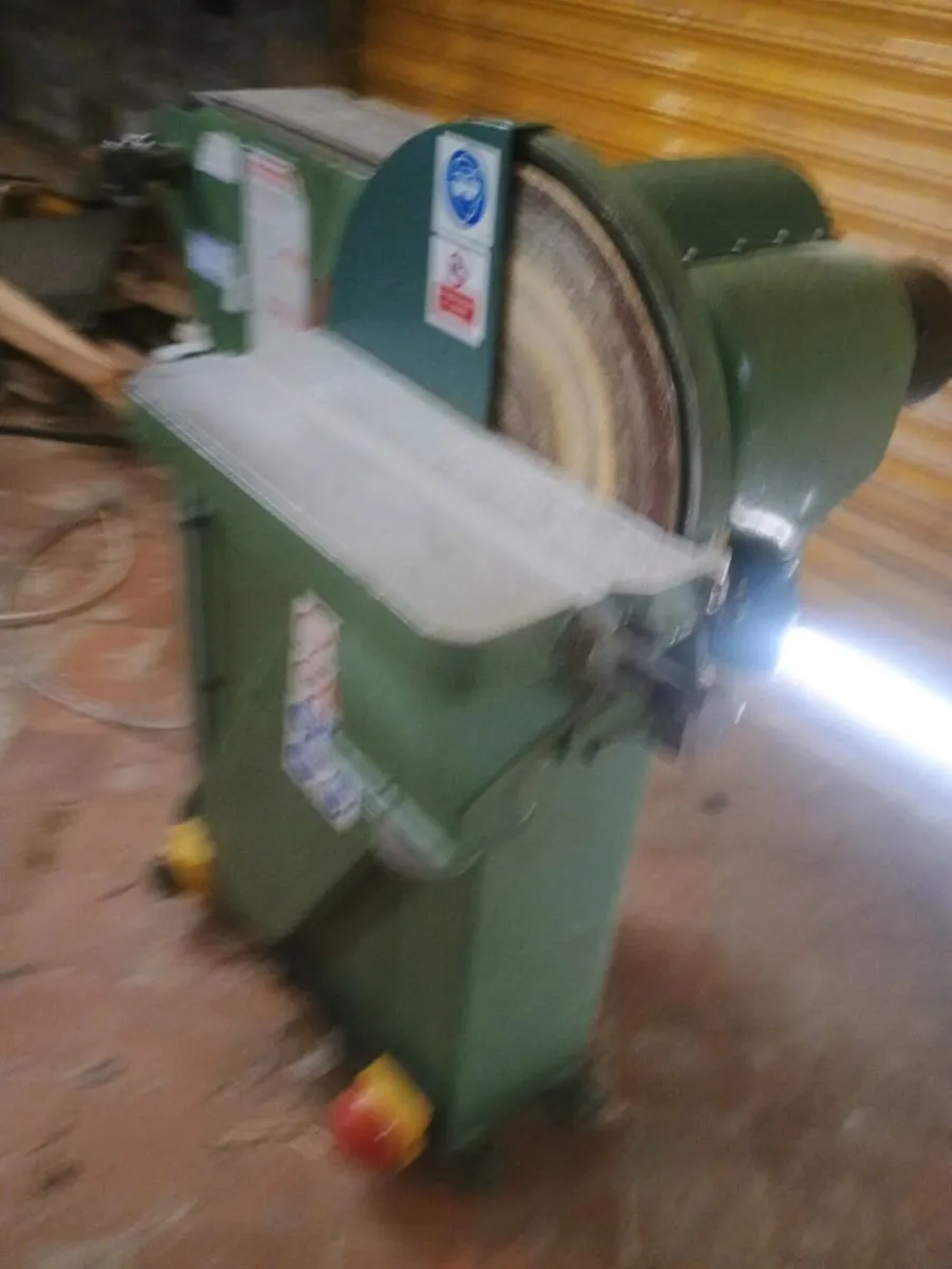 Whitehead industrial belt and disc sander - Image 3