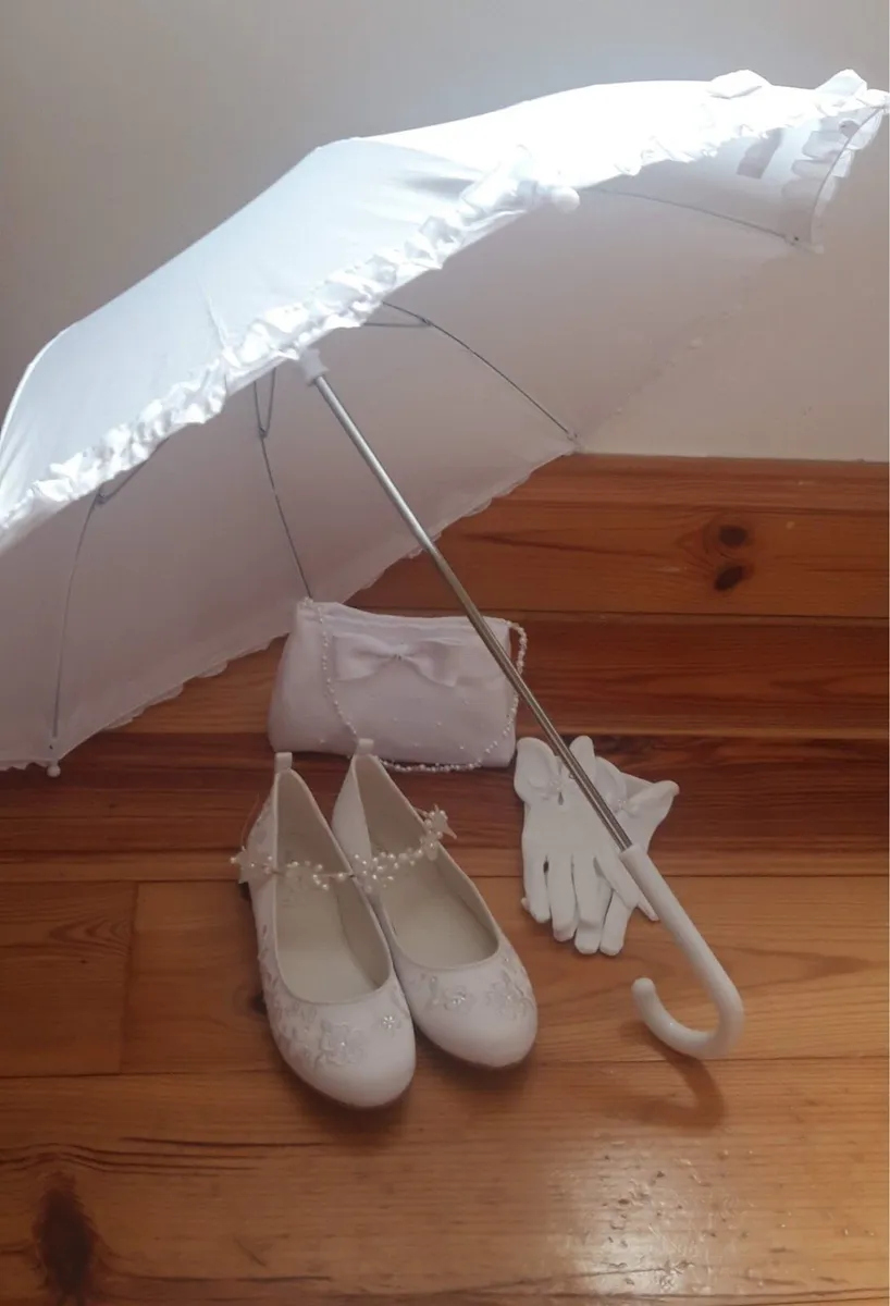 Communion dress with accessories - Image 2