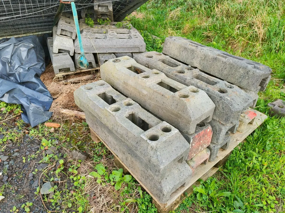 Temporary Herras Fencing Feet & Clips for Sale - Image 1