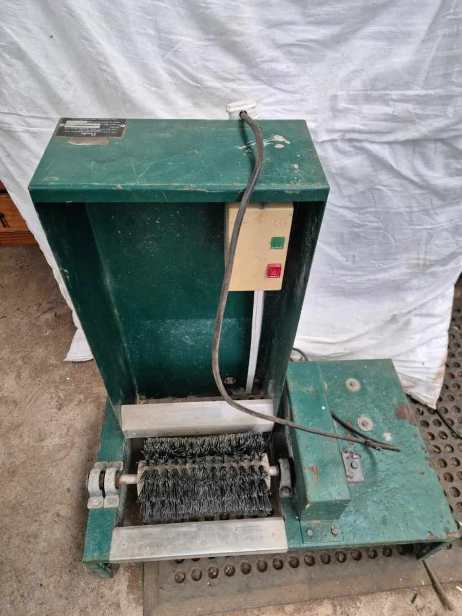 Boot or Wellington cleaner - Image 1