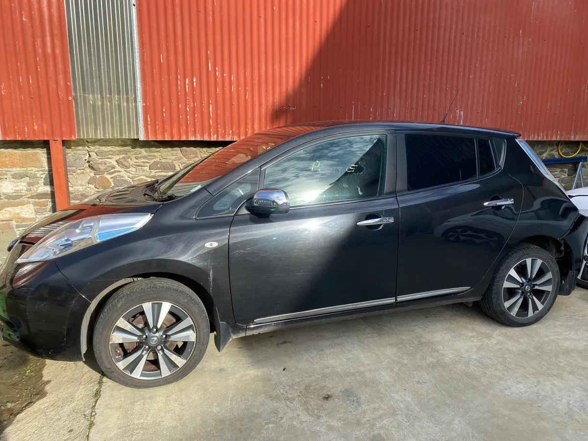 2015 Nissan Leaf breaking for spares - Image 2