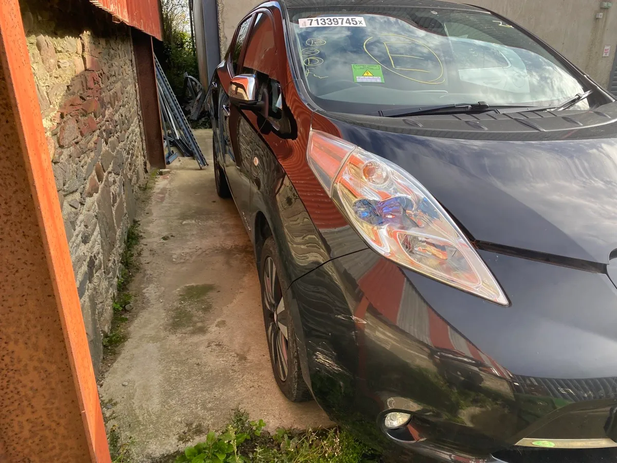 2015 Nissan Leaf breaking for spares - Image 3