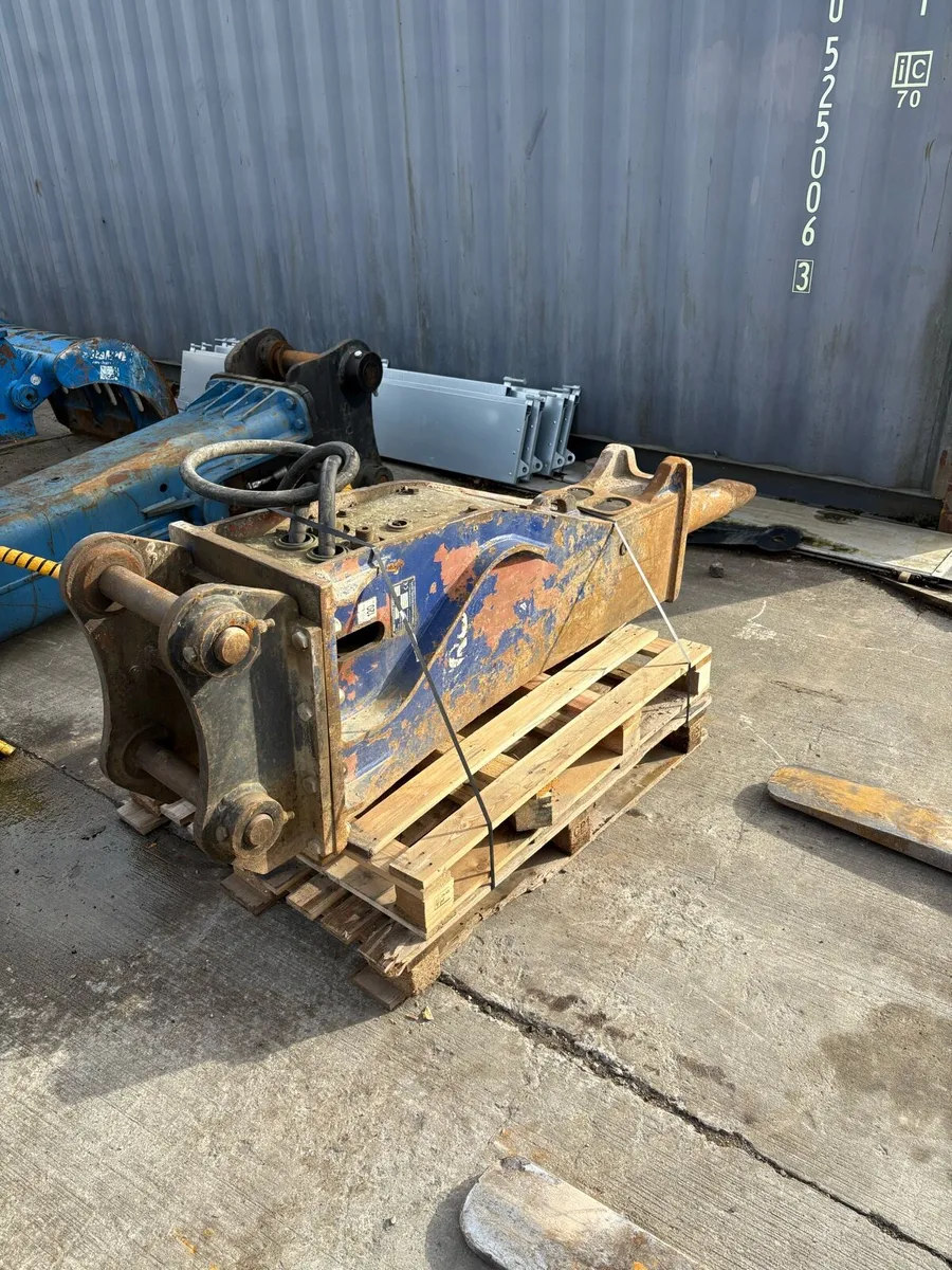 Furukawa FXJ175 Rock Hammer - Image 2