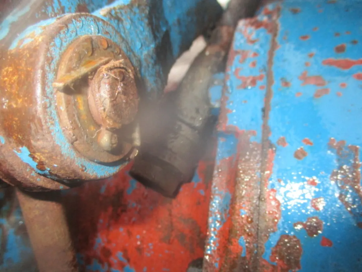 Spool Valves To Suit a Ford Tractor. - Image 4