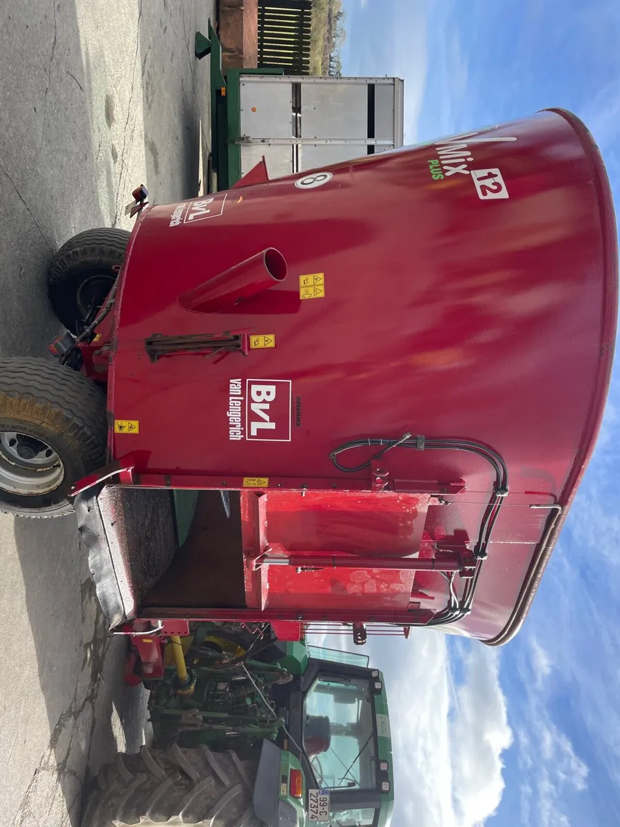 BVL 12 Cube Tub Feeder - Image 4