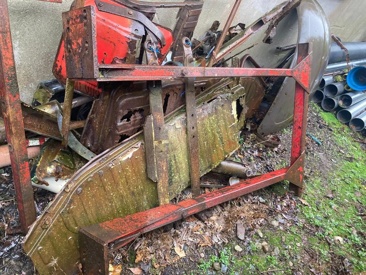 Safety frame from Massey Ferguson 165 - Image 3
