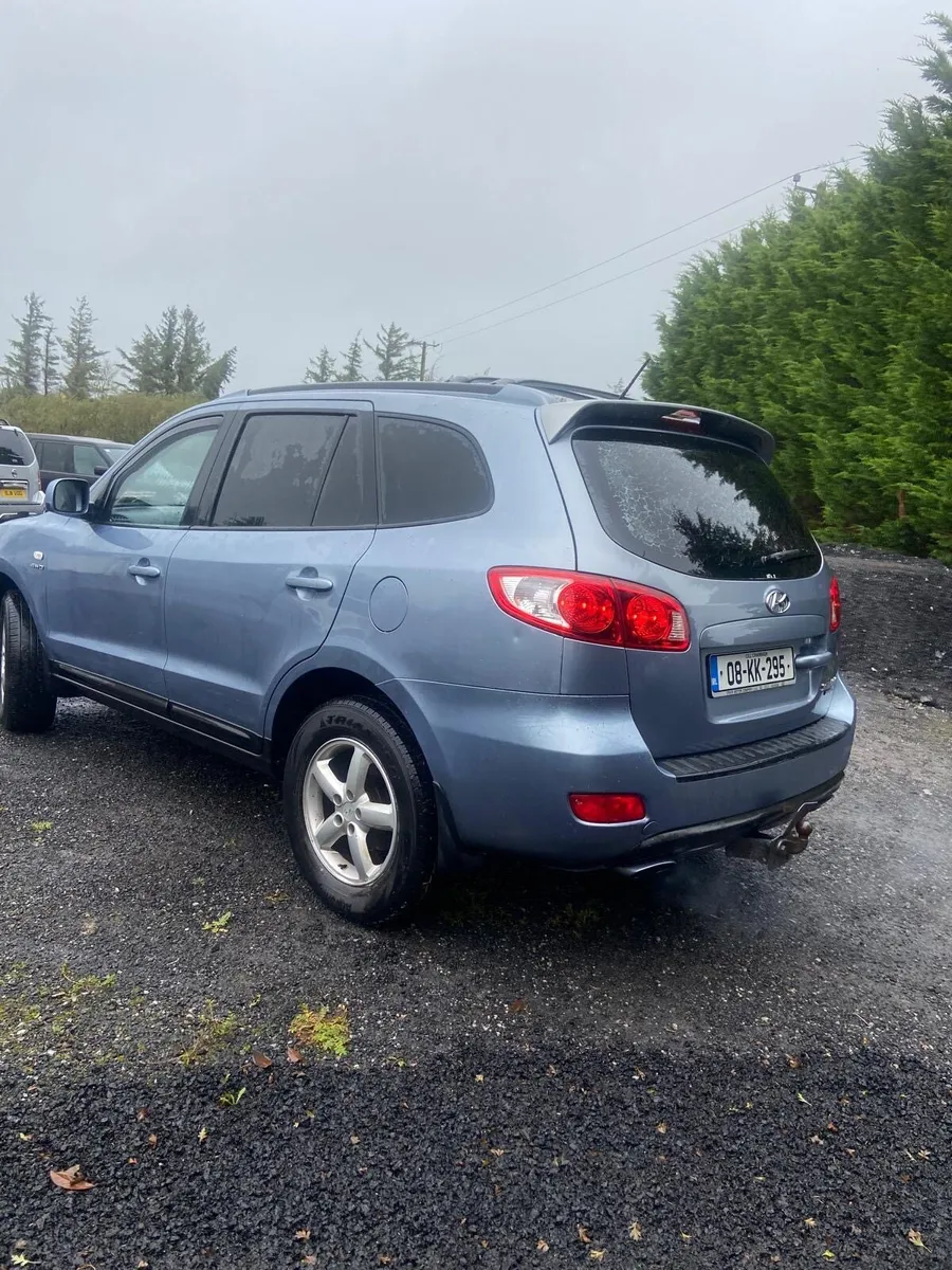 Hyundi Santa Fe auto  4 wheel drive - Image 2
