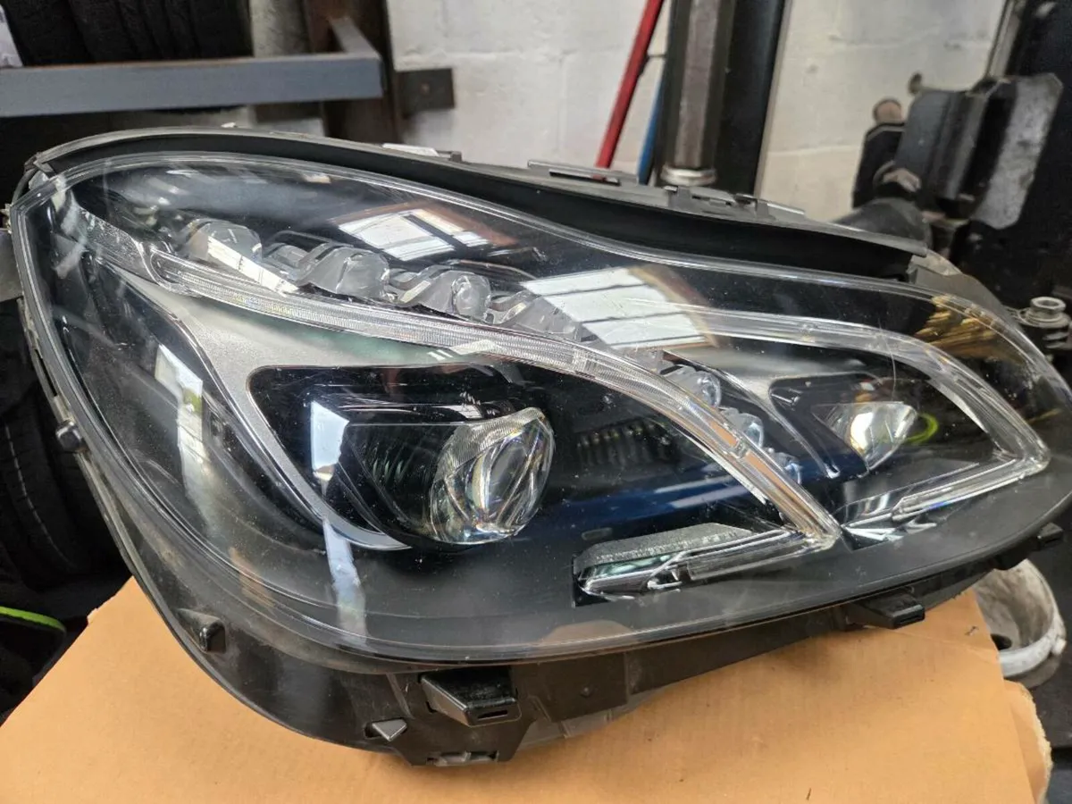 2015 MERCEDES E63 HEADLIGHTS LED - Image 3