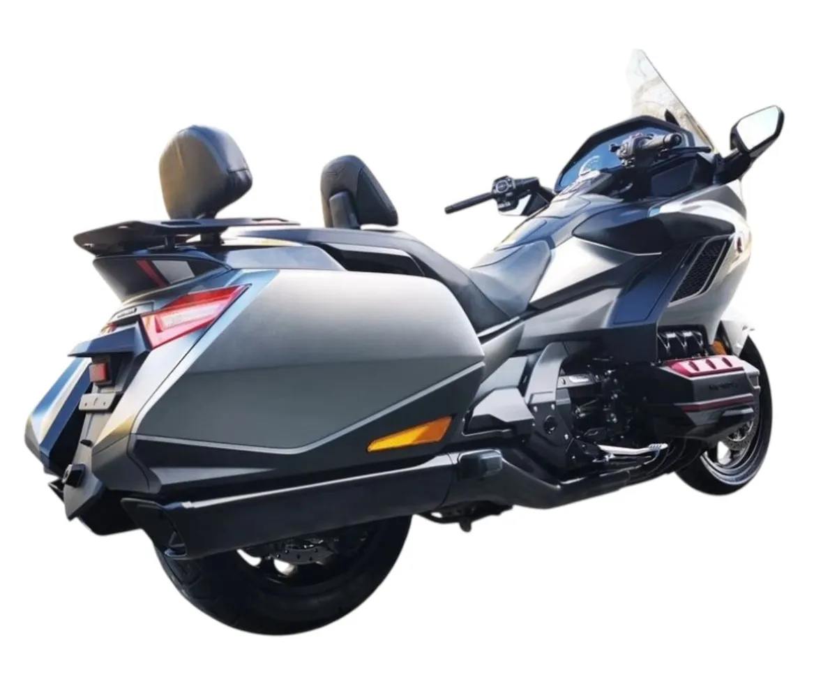Honda Goldwing GL 1800 DCT Bagger - Image 3