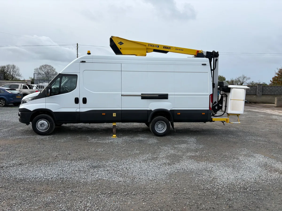 2017 Iveco Daily & 14.3M Man Lift - Image 4