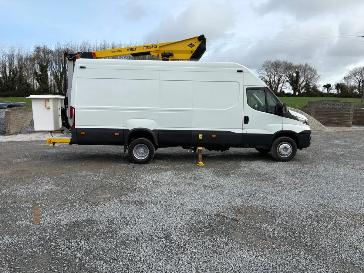 2017 Iveco Daily & 14.3M Man Lift - Image 2