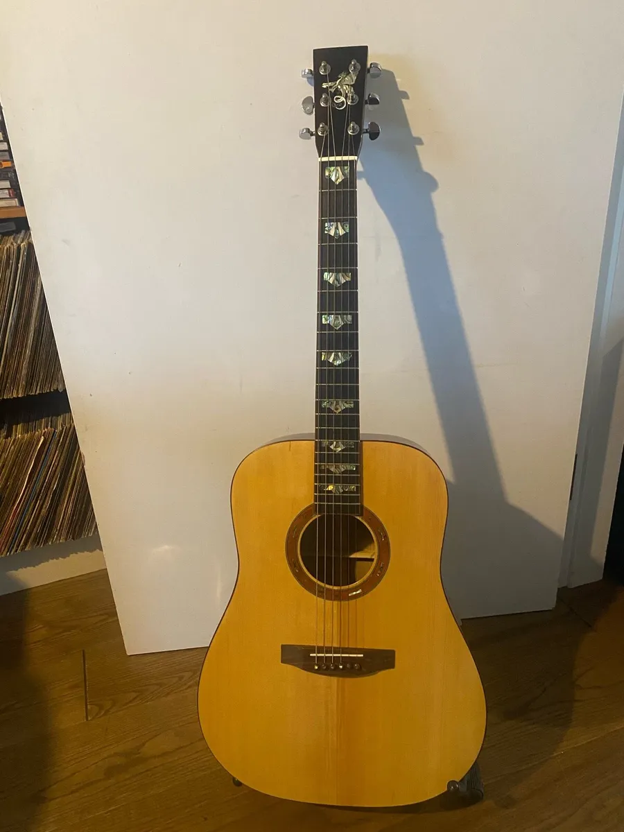 Guitar acoustic - Image 2