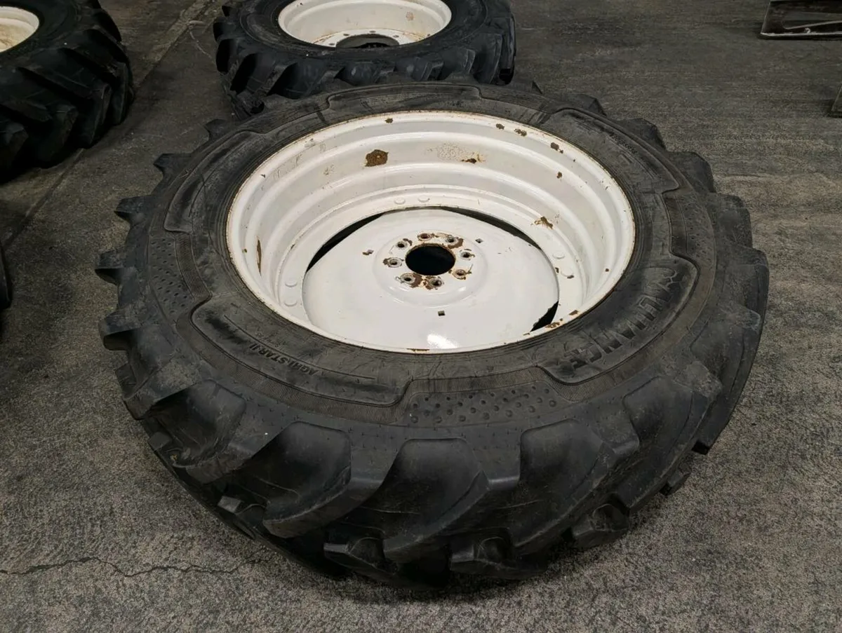Full set Wheels suit ford/New holland - Image 1
