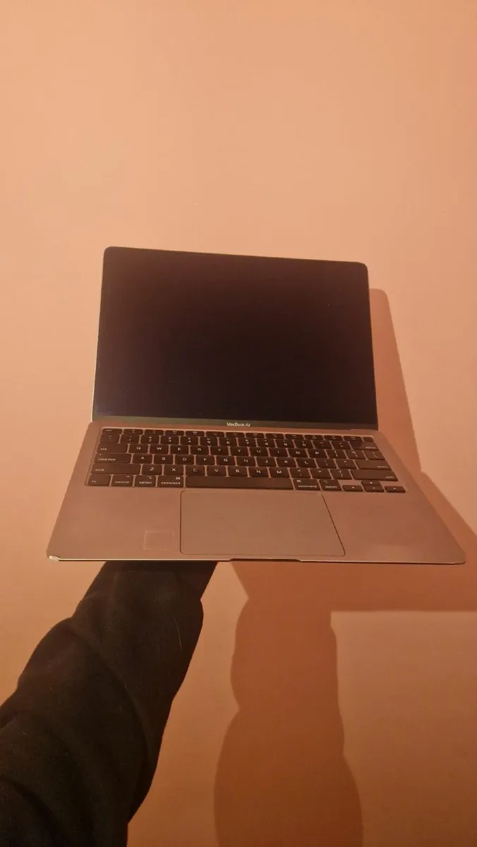 MacBook Air 13 inches Intel Core i5 16GB - Image 1